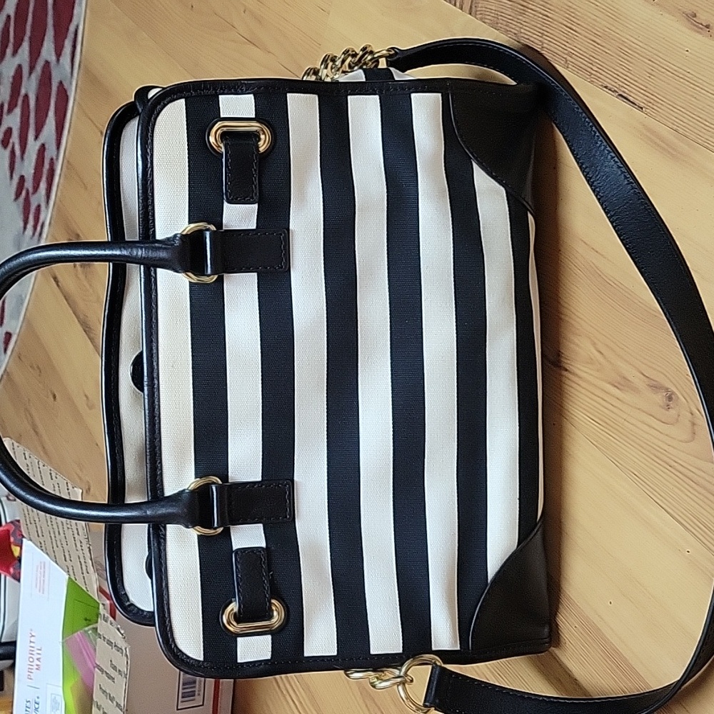 Michael Kors black and white striped bag. NWOT - Picture 3 of 8